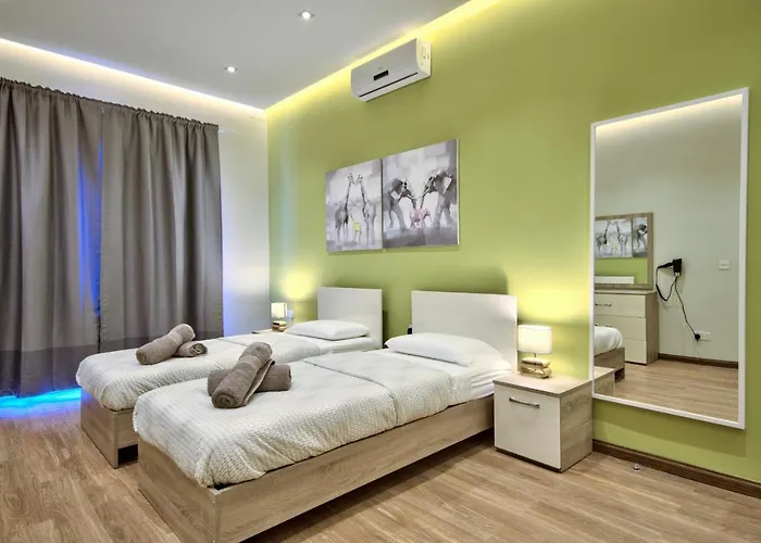 Maltese Luxury - Sunset Infinity Pools, Indoor Heated Pools And More! Villa