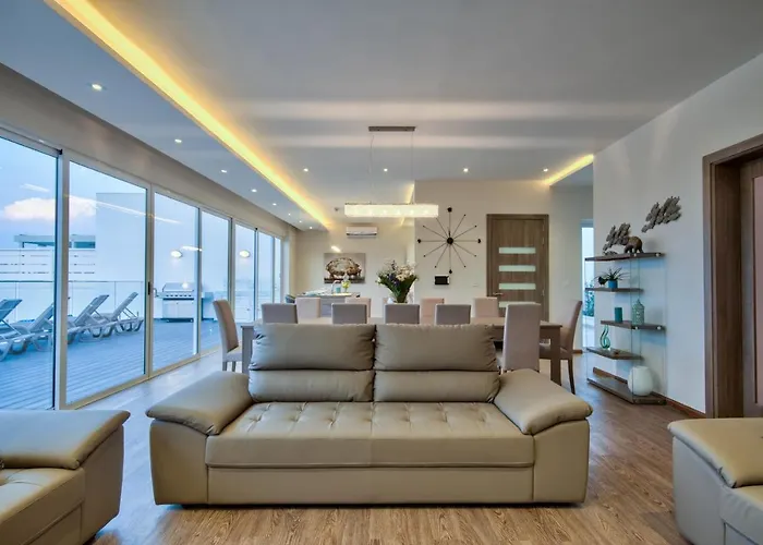 Maltese Luxury - Sunset Infinity Pools, Indoor Heated Pools And More!