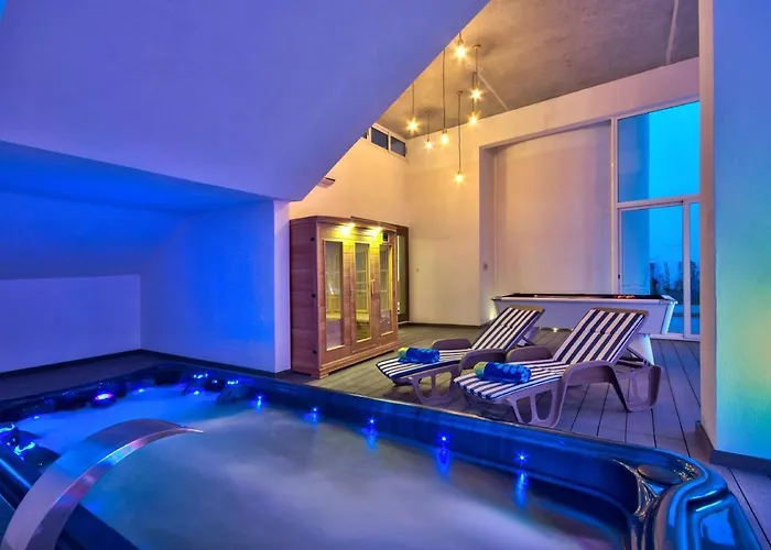 Maltese Luxury - Sunset Infinity Pools, Indoor Heated Pools And More! Villa *