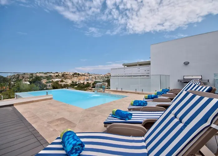 Villa Maltese Luxury - Sunset Infinity Pools, Indoor Heated Pools And More! Mellieħa