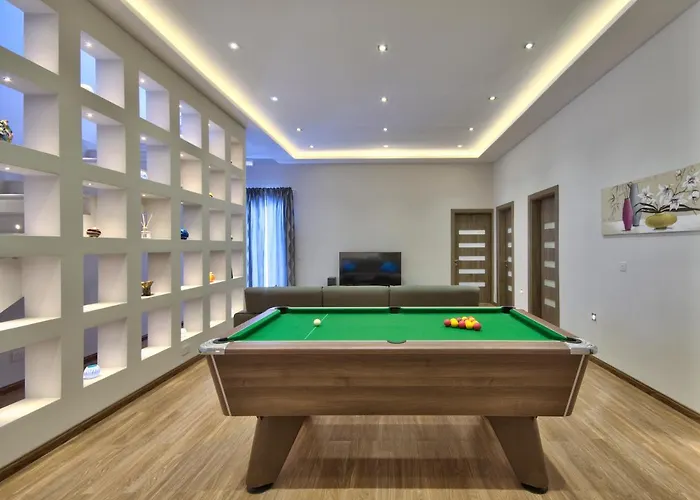 Maltese Luxury - Sunset Infinity Pools, Indoor Heated Pools And More! Villa Mellieha