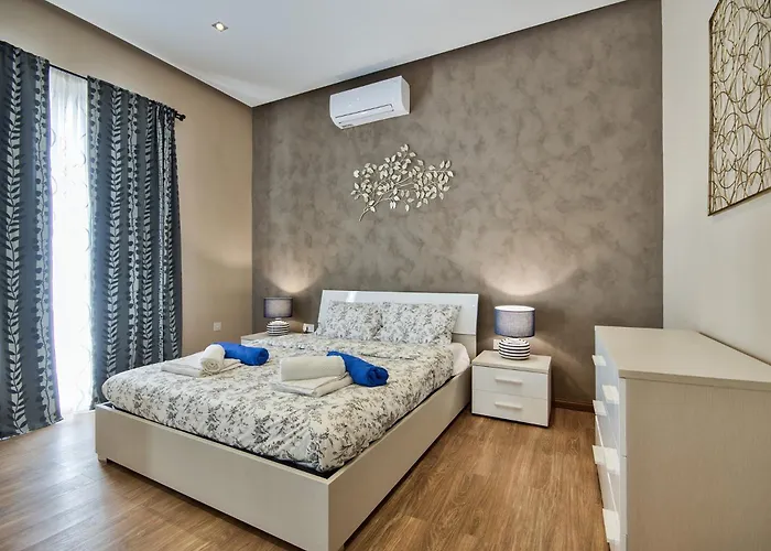 Maltese Luxury - Sunset Infinity Pools, Indoor Heated Pools And More! Villa *