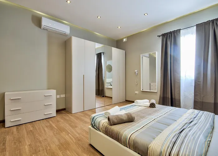 Maltese Luxury - Sunset Infinity Pools, Indoor Heated Pools And More! *