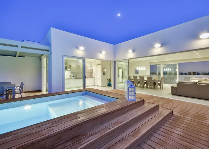 Maltese Luxury - Sunset Infinity Pools, Indoor Heated Pools And More!