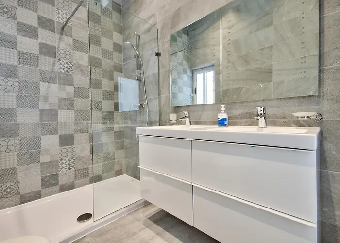 Maltese Luxury - Sunset Infinity Pools, Indoor Heated Pools And More! Villa Mellieha