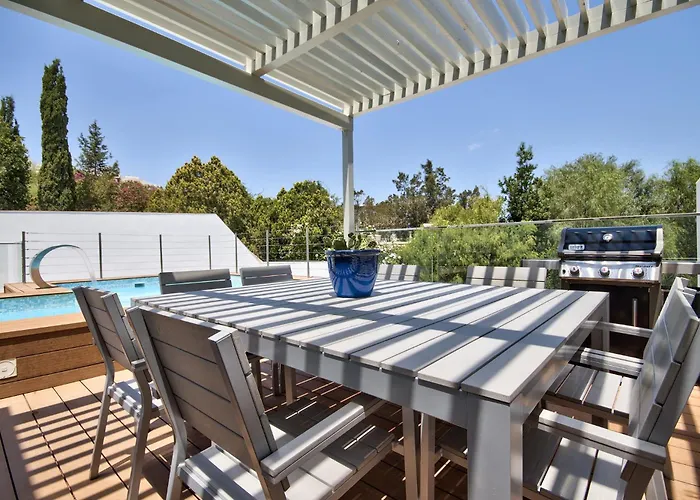 Maltese Luxury - Sunset Infinity Pools, Indoor Heated Pools And More! *