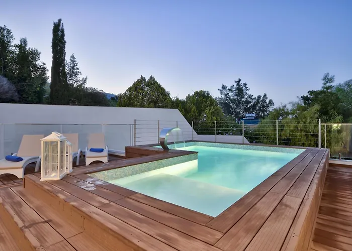 Maltese Luxury - Sunset Infinity Pools, Indoor Heated Pools And More!